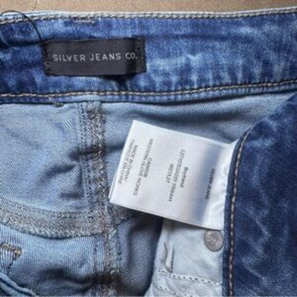 Silver Boyfriend Denim Jeans Distressed With patches Western Glove Works Size 27 - Picture 7 of 9